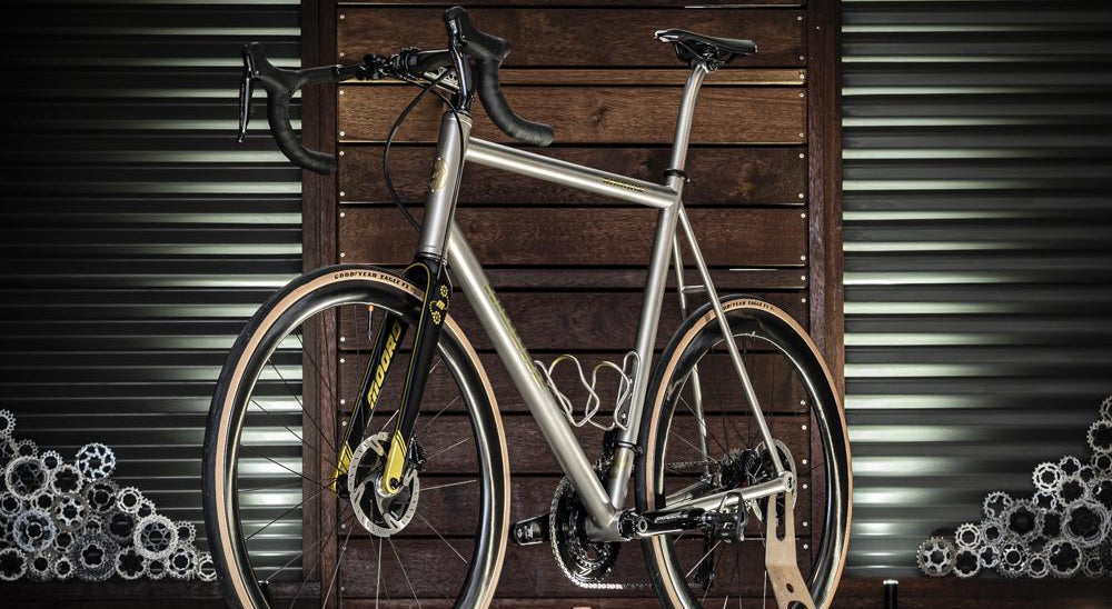 Mooro Karang titanium frame detail